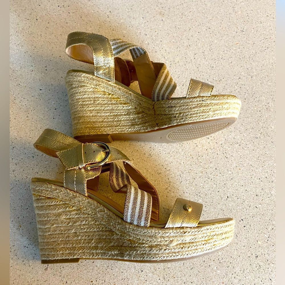Women’s Tommy Hilfiger wedge sandals, NWOT